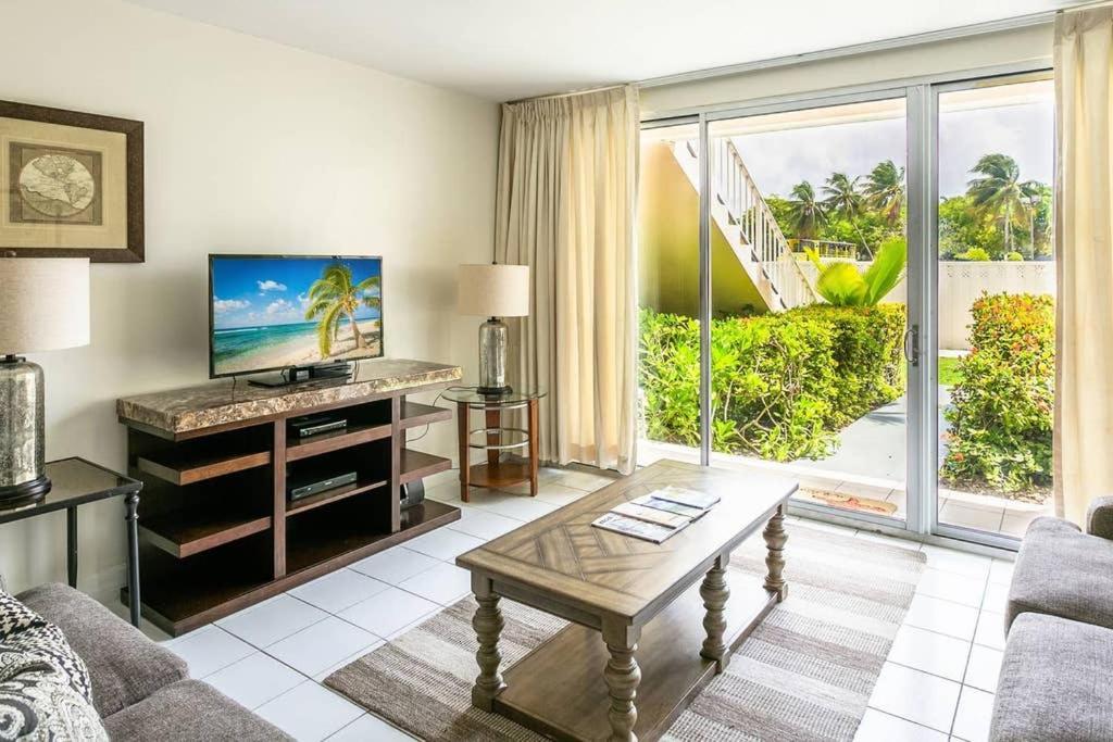 Beach Living At Island Pine Villas Blp George Town Bagian luar foto