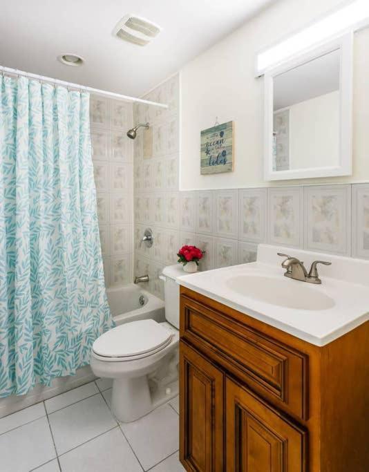 Beach Living At Island Pine Villas Blp George Town Bagian luar foto