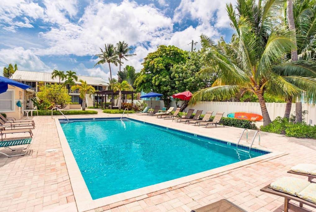Beach Living At Island Pine Villas Blp George Town Bagian luar foto