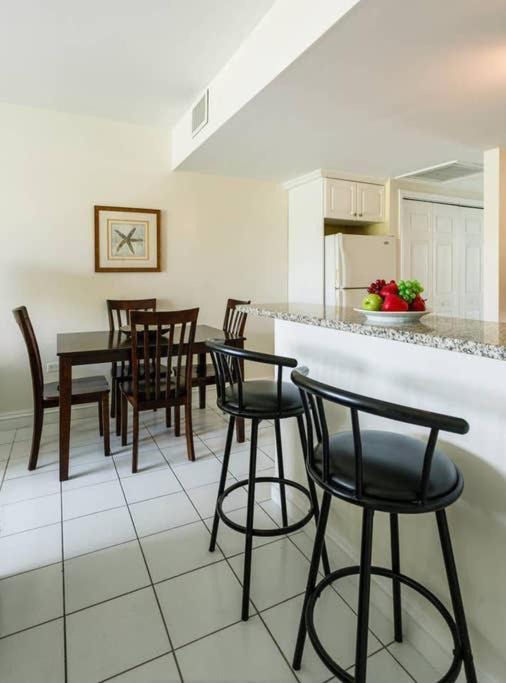 Beach Living At Island Pine Villas Blp George Town Bagian luar foto