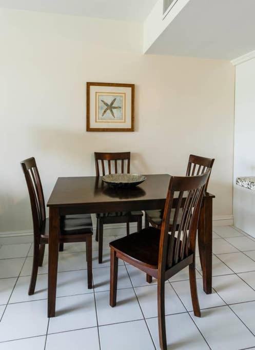 Beach Living At Island Pine Villas Blp George Town Bagian luar foto