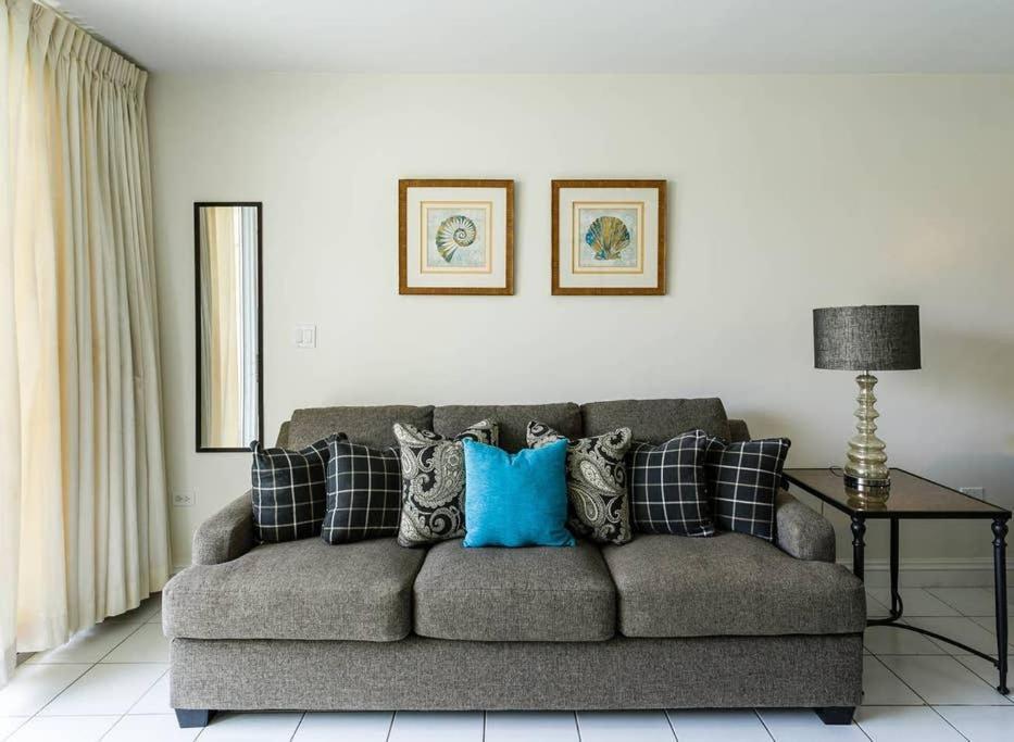 Beach Living At Island Pine Villas Blp George Town Bagian luar foto