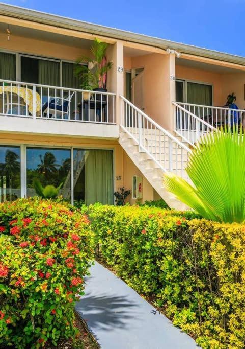 Beach Living At Island Pine Villas Blp George Town Bagian luar foto