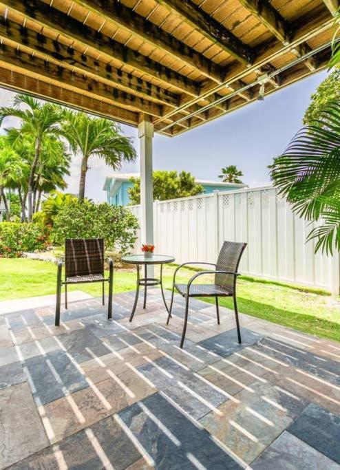 Beach Living At Island Pine Villas Blp George Town Bagian luar foto