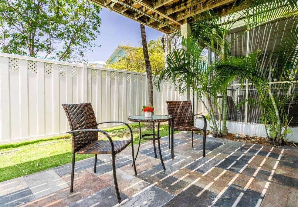 Beach Living At Island Pine Villas Blp George Town Bagian luar foto