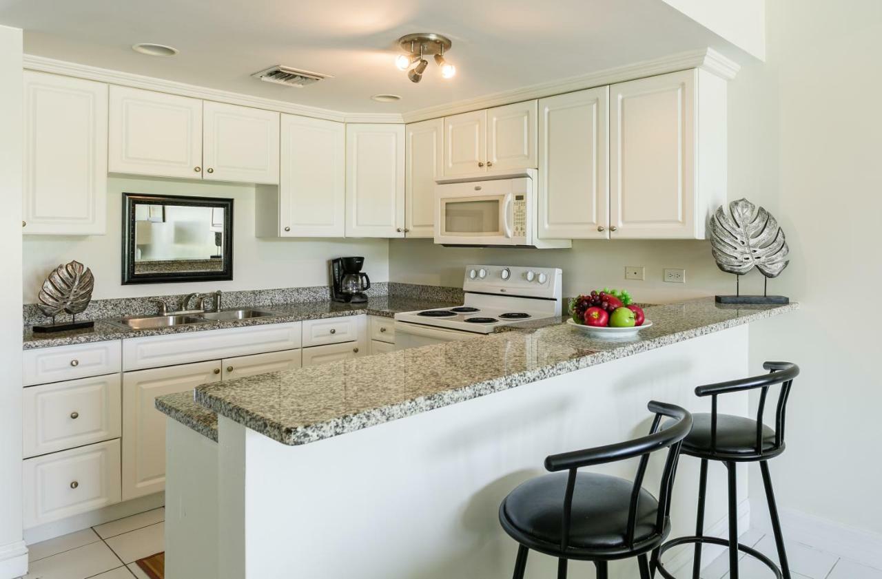 Beach Living At Island Pine Villas Blp George Town Bagian luar foto